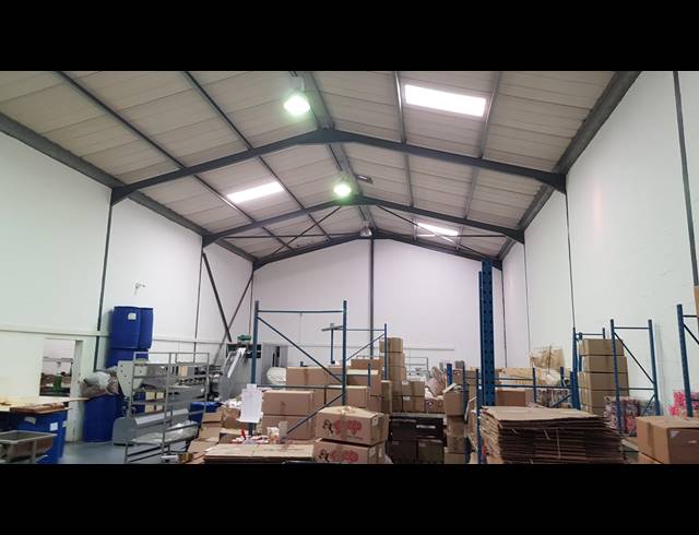 554M² FACTORY TO LET IN SAXON INDUSTRIAL